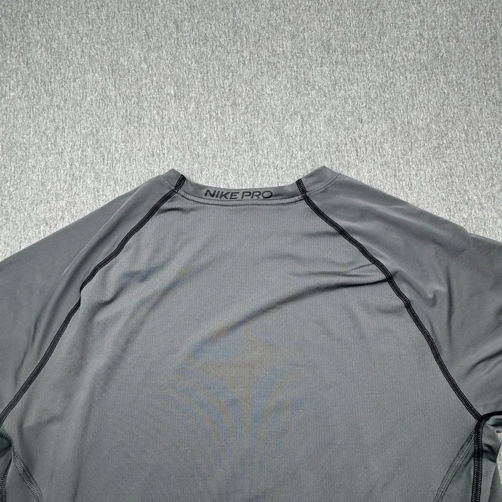 Nike Pro Dri-Fit Shirt Mens XL Gray‎ Stretch Short Sleeve Slim Fit Crew Neck
